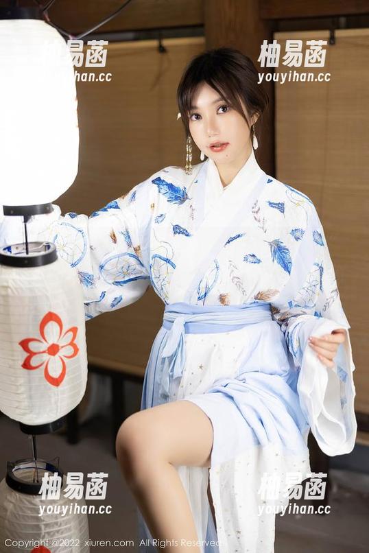 秀人网 - 赶紧上课！最新“良人非爱人”教室写真来了，单靠这一图，课堂成绩稳了！