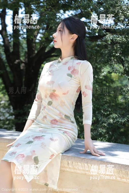 秀人网 - 美图里的动作感，仿佛麦田专属的运动符号。