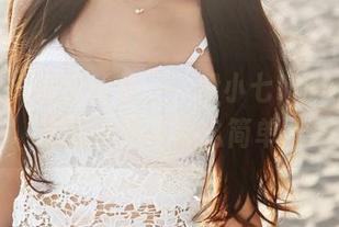 美媛馆 - 镂空背景下，伊小七MoMo的姿态精选得不那么简单...