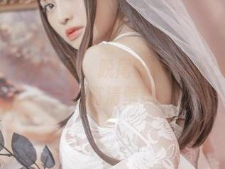 挂在墙上的诱惑：脱尾巴Mizuki兔女郎的高清壁纸