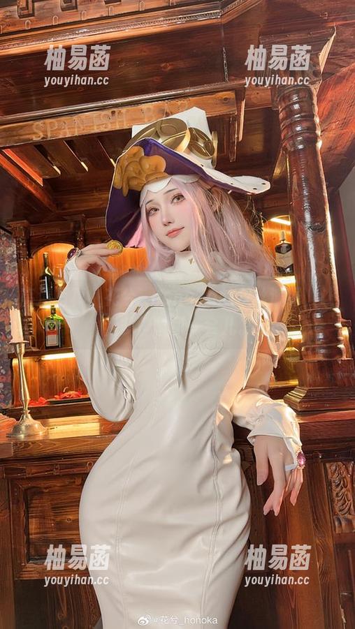 高清写真，花兮_honoka的灰丝演绎，让我多停留了一会儿。