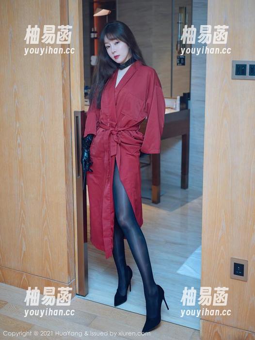 花漾show - “图包”上线，Cris_卓娅祺居家状态堪比小型杂志拍摄，绝了。