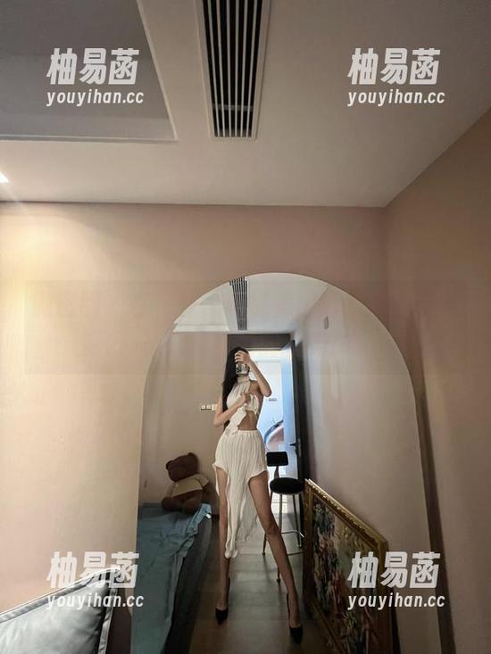 微密圈 - 在户外，葛征美图直逼明信片，忽略我努力的姿势！