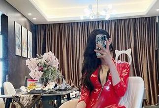 微密圈 - 说实话，葛征的这张图片，就是个红色肚兜+各种想象的完美组合，哈哈！