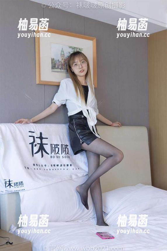 袜啵啵 - 为何我从未见过的的芝士裸足，美图里的花絮令人窒息
