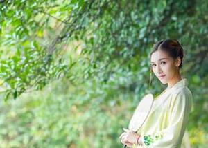轰趴猫 - 向大家介绍一下，曲曲最新更新的皮衣写真集，绝对是个“亮点”！