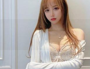 过期米线线喵就在泳池边，一图直击你的壁纸贪欲