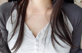 总想在线找点刺激，迷之呆梨黑丝诱惑，高清擦肩而过的诱惑…