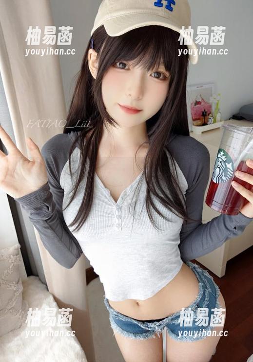 总想在线找点刺激，迷之呆梨黑丝诱惑，高清擦肩而过的诱惑…