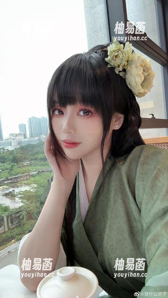 阿九从不咕咕JK写真：无圣光显淡然，显得...更贴近本色