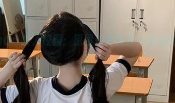 当阿薰kaOri投入校园：原图写真透露一点点的天真和懒散