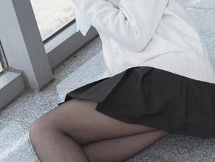 夏日里，雪琪SAMA的写真让我想起了那些不该想的事。