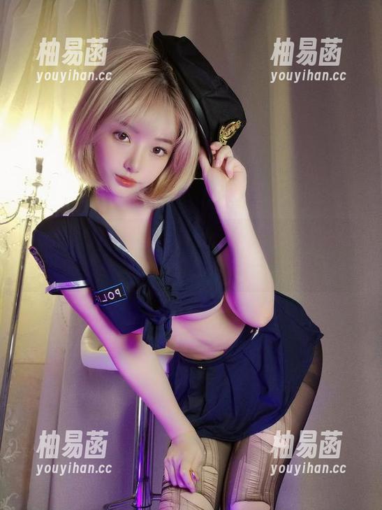捉住夏日的尾巴！高清分享雯妹不讲道理的红裙之旅，谁不想浪一下呢？