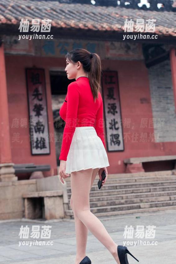 魔镜街拍 - 楼楼这条白色连衣裙，原图好美，让人欲罢不能，壁纸也忍不住想换！